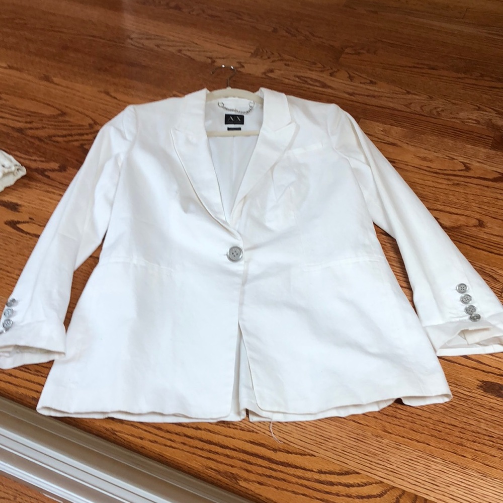 White one button blazer no tags never worn